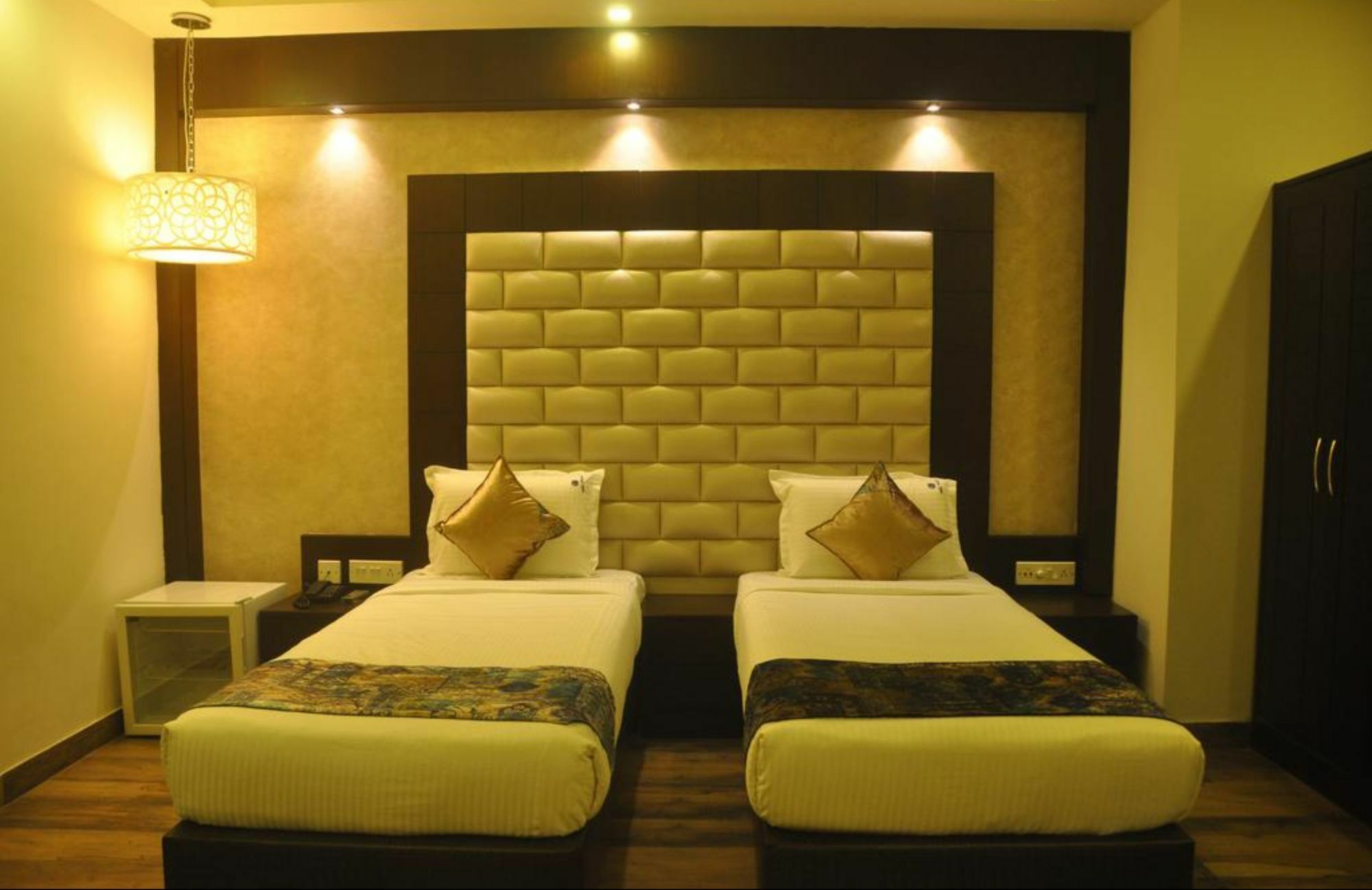 Hotel Ivory Inn Kolkata Exterior photo